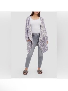 Like New UGG Phoebe Leopard Print Fluffy Wrap-Purple & White, Size Medium